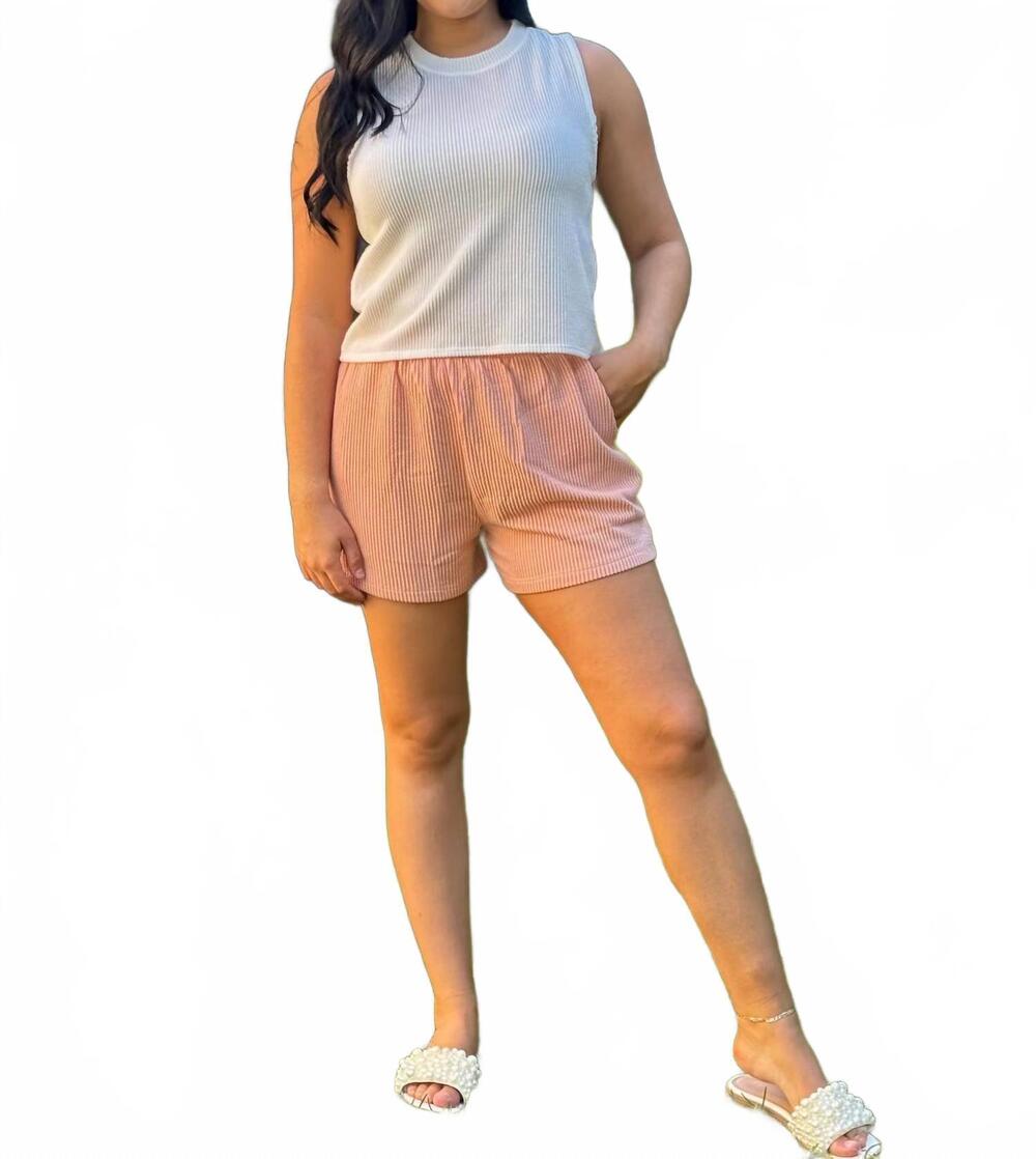 NEW STACCATO radiantly ribbed shorts in peach